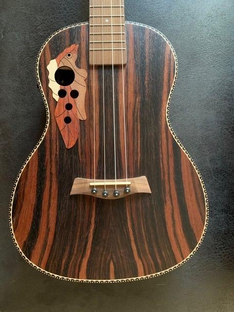 Caramel CB904 30inch Ebony Wood Baritone Electric Ukulele customer photo 1