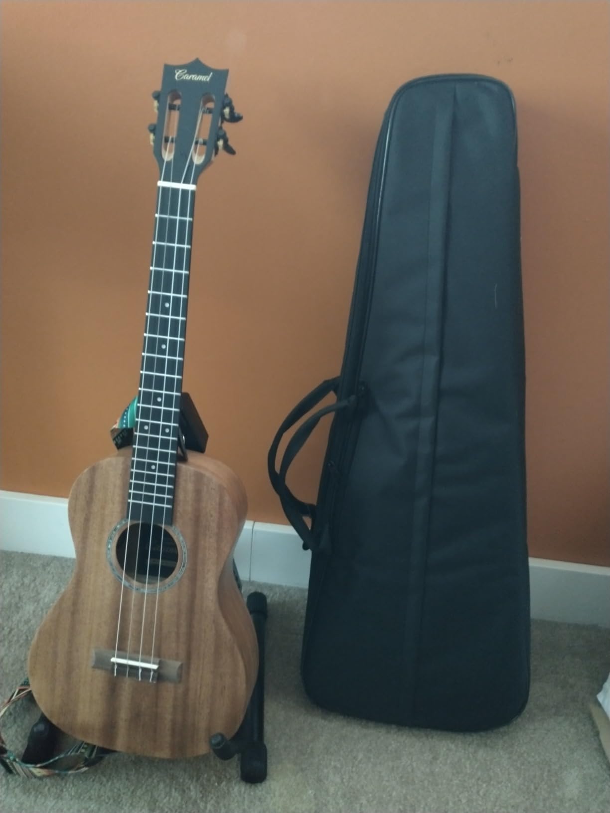 Caramel CB402 Baritone Electric All Solid Mahogany Wood Ukulele customer photo 2