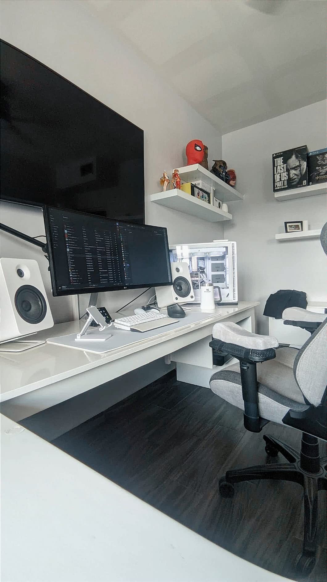 Kanto YU6WALNUT Powered Bookshelf Speakers with Bluetooth and Phono Preamp | Pair | Walnut customer photo 2