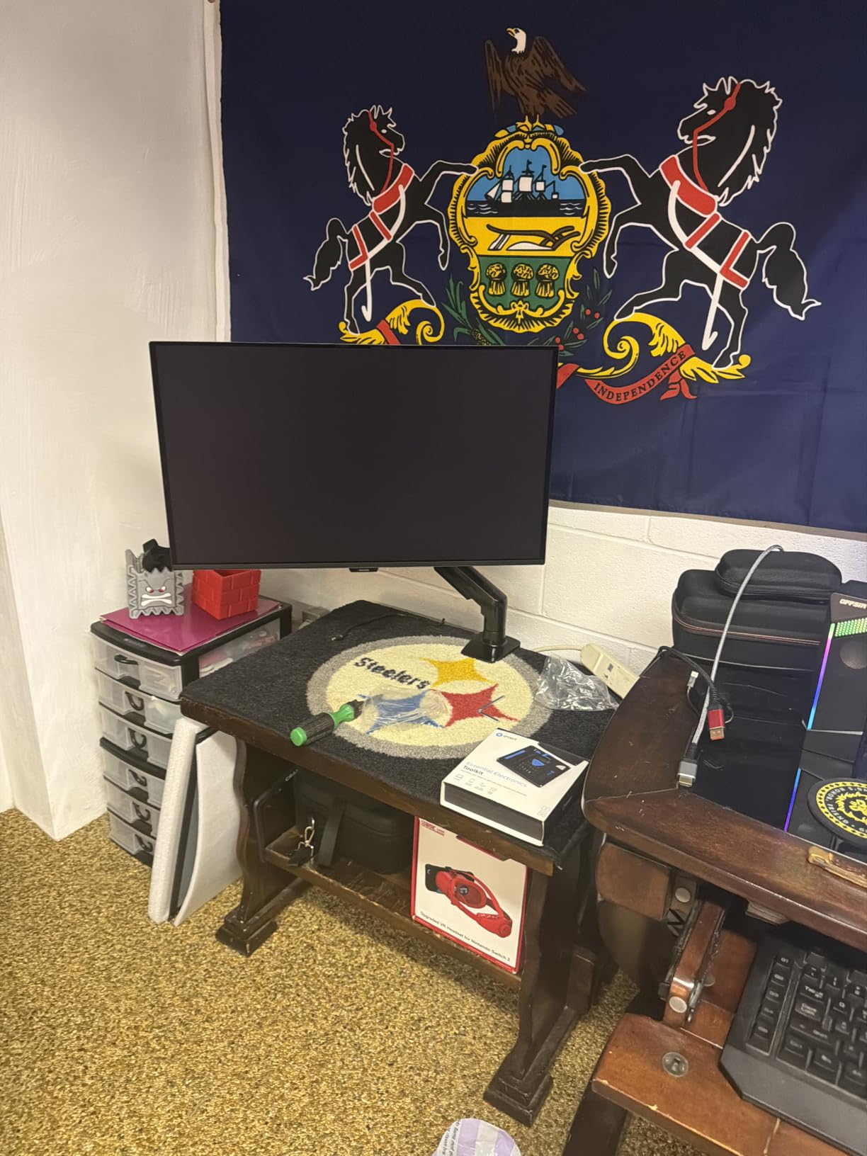 HUANUO FlowLift™ Single Monitor Mount, 13 to 32 Inch Monitor Arm, Adjustable Monitor Stand, Vesa Mount with Clamp and Grommet Base - Fits 4.4 to 19.8lbs LCD Computer Monitors customer photo 2