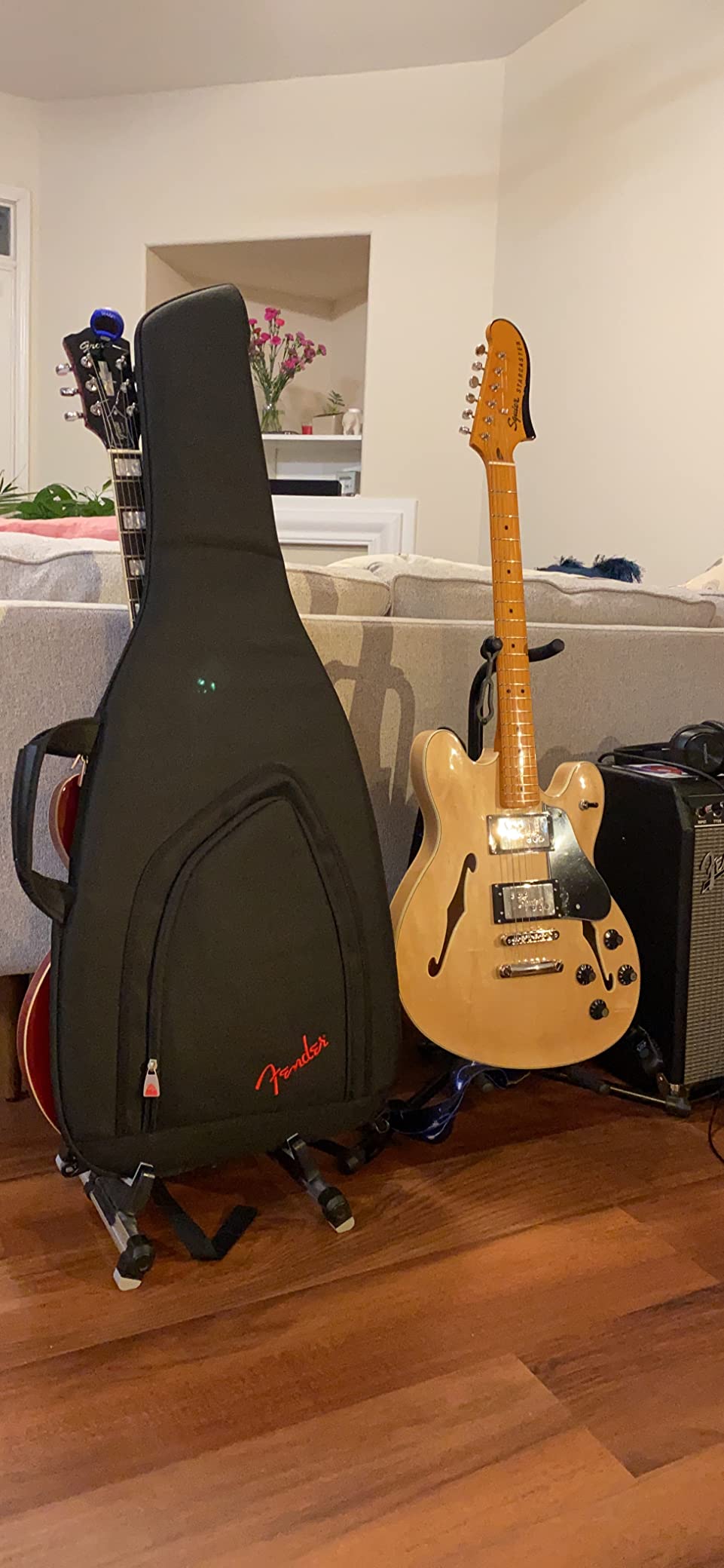 Squier Classic Vibe Starcaster Electric Guitar, with 2-Year Warranty, Natural, Maple Fingerboard customer photo 2