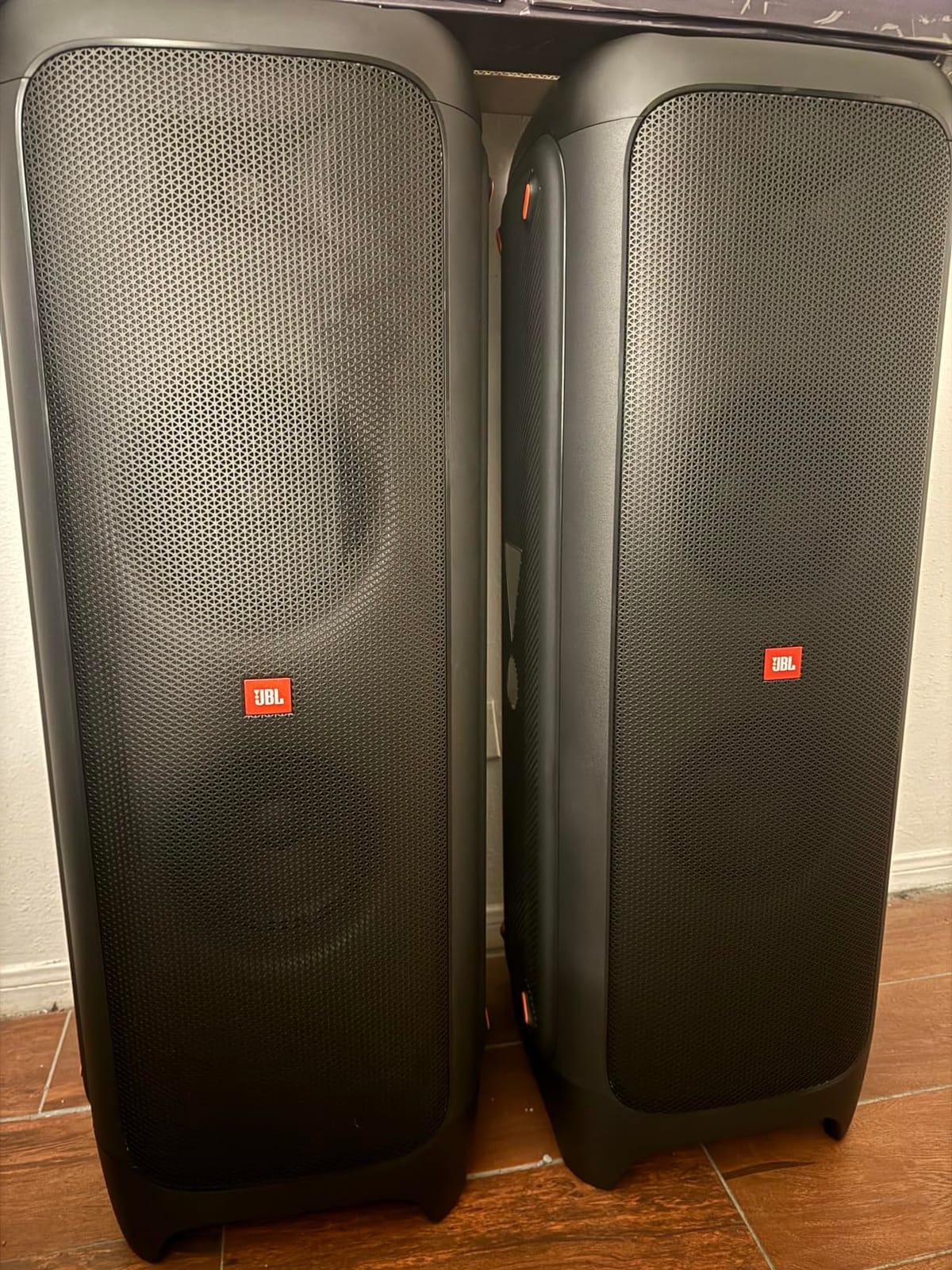 JBL PartyBox 1000 - High Power Wireless Bluetooth Party Speaker,Black customer photo 2