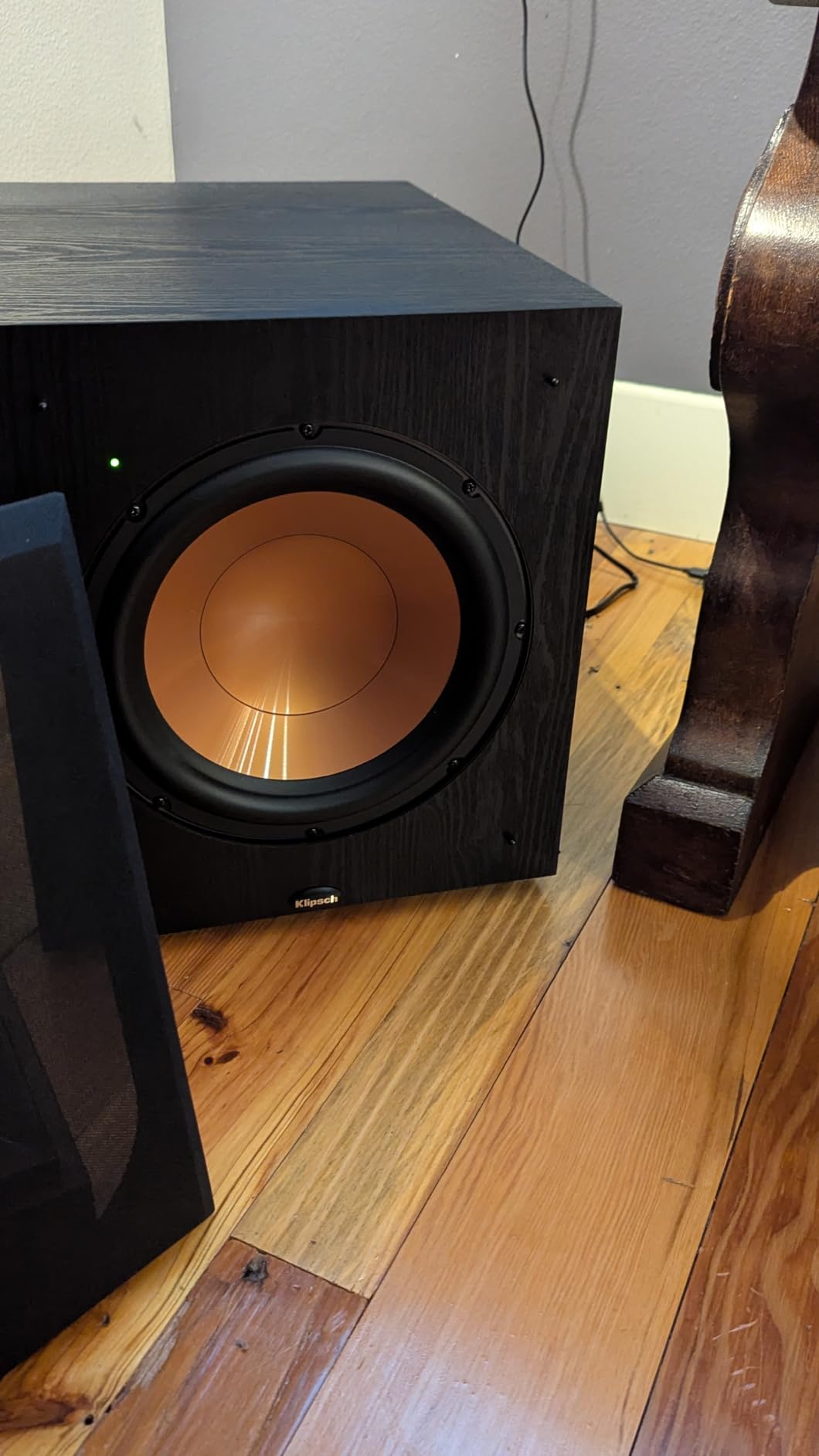 Klipsch Synergy Black Label Sub-100 10” Front-Firing Subwoofer with 150 Watts of continuous power, 300 watts of Dynamic Power, and All-Digital Amplifier for Powerful Home Theater Bass customer photo 1