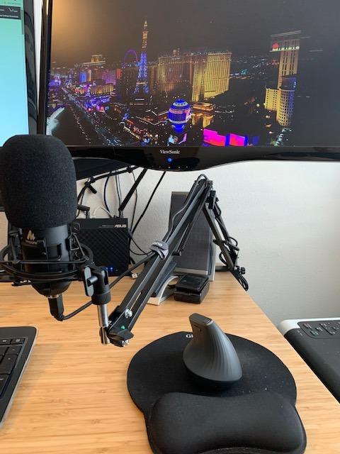 MAONO AU-A04H USB Microphone Kit with Headphones for PC, Podcast & Gaming customer photo 2