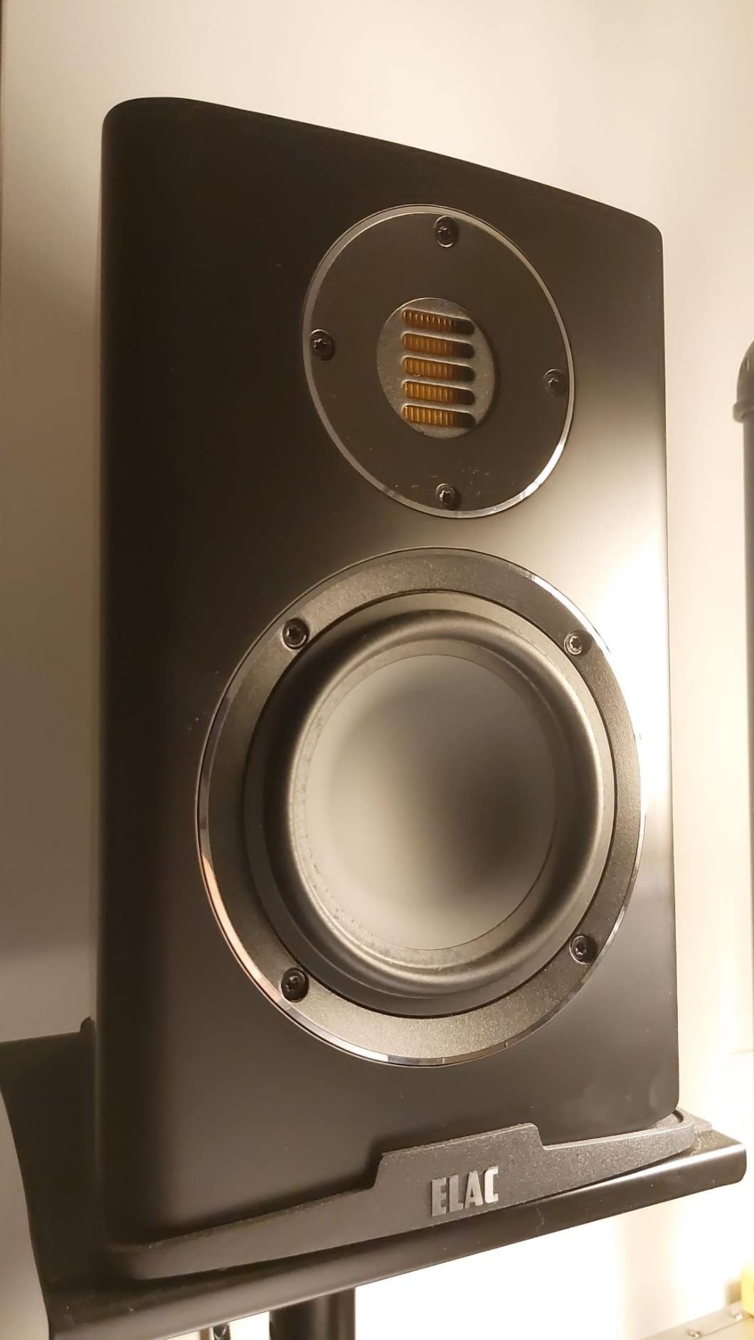 ELAC BS243.4-SB Carina Premium Bookshelf Speakers - (Pair) Satin Black customer photo 1