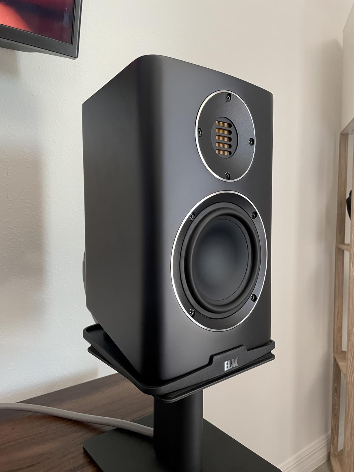 ELAC BS243.4-SB Carina Premium Bookshelf Speakers - (Pair) Satin Black customer photo 2