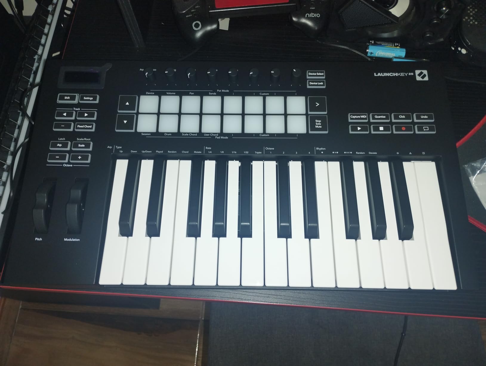 Novation Launchkey Mini [MK3] — Portable 25-Key, USB, MIDI Keyboard Controller with DAW Integration, Chord Mode, and Arpeggiator — for Music Production customer photo 1