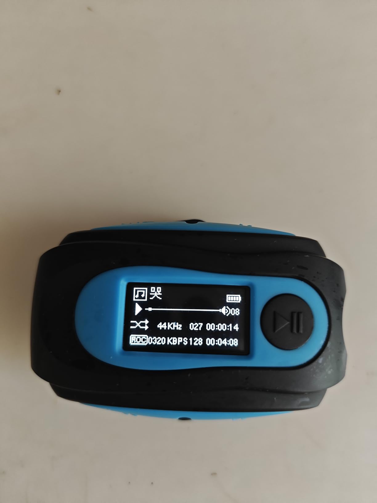 AGPTEK S07 8GB IPX8 Waterproof Mp3 Player with Screen for Surfing Swimming customer photo 2
