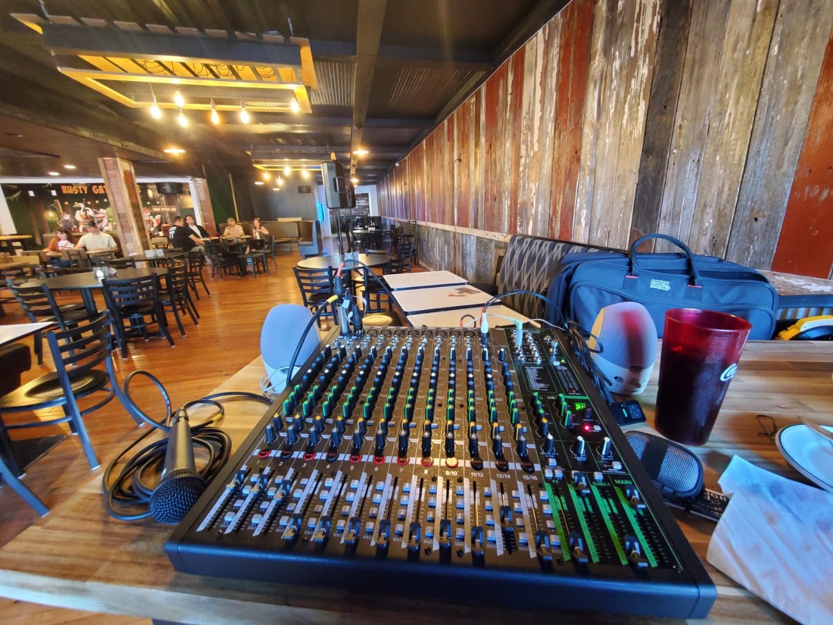 Mackie ProFX16v3 16-Channel Professional Analog Mixer with USB, Onyx Mic Preamps and GigFX Effects Engine | Onyx Mic Preamps and GigFX Effects Engine customer photo 1