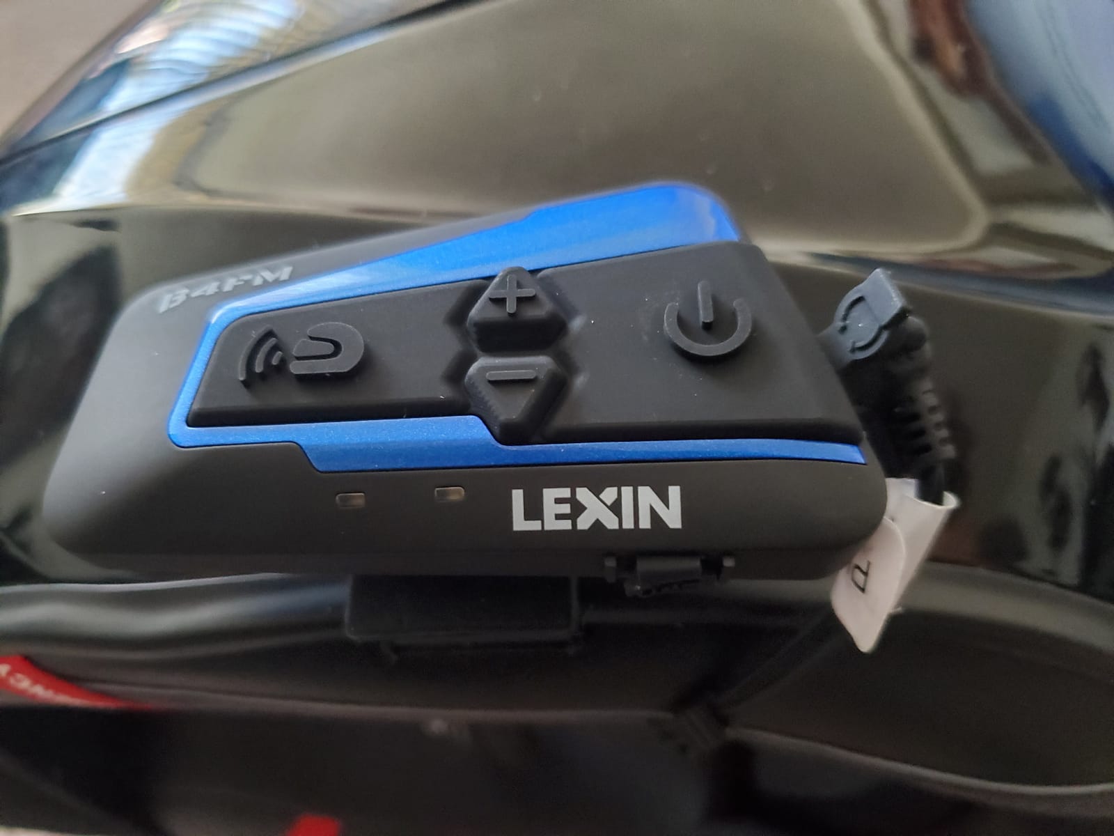 LEXIN B4FM Motorcycle Bluetooth Headset, 10 Riders Helmet Bluetooth Intercom, Universal IP67 Communication Systems with Music Sharing, Noise Cancellation, FM Radio, Fit for Snowmobile, 1 Pack customer photo 2