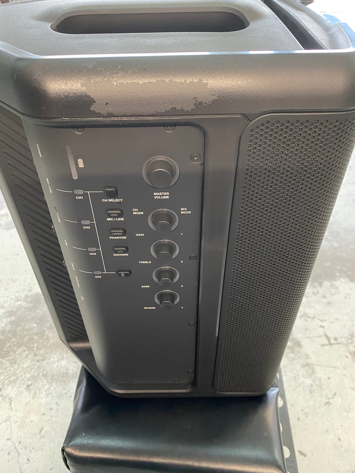 JBL Professional EON ONE Compact Ultra-Portable Battery Powered Wireless PA Speaker System with Bluetooth, Professional 4-Channel Mixer, and Lexicon Effects. Black customer photo 2