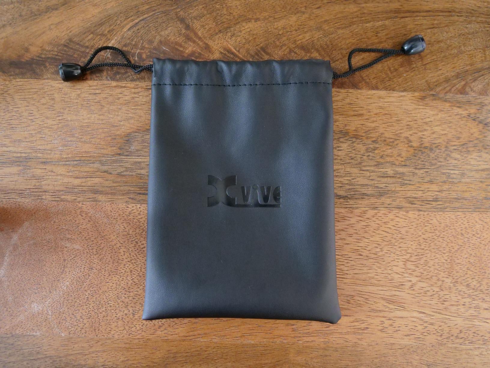 Xvive U4 Wireless in-Ear Monitor System Professional IEM System Transmitter and Beltpack Receiver for Studio, Band Rehearsal,Live Performance (U4) customer photo 1