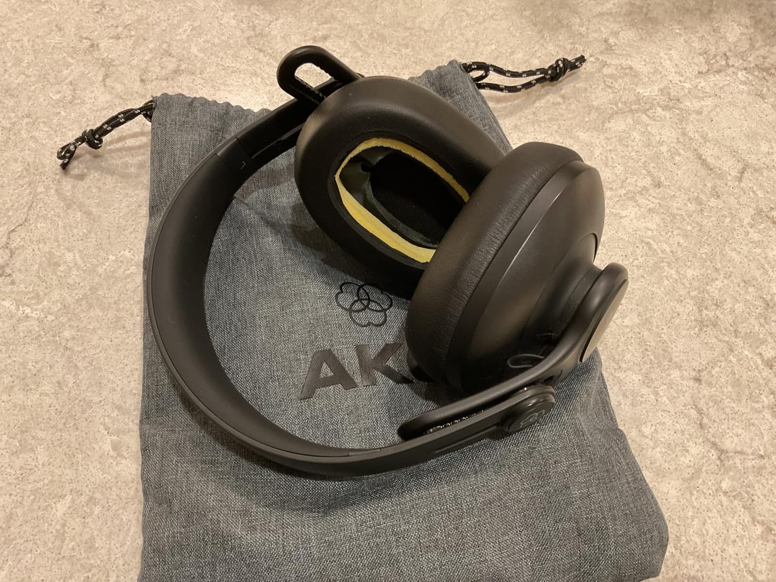 AKG Pro Audio K361BT Bluetooth Wireless or Wired, Over-Ear, Closed-Back, Light Weight, Foldable, Professional Recording Studio Headphones, Studio Monitor Mixing, Podcast, DJ Stereo Headsets, Black customer photo 2