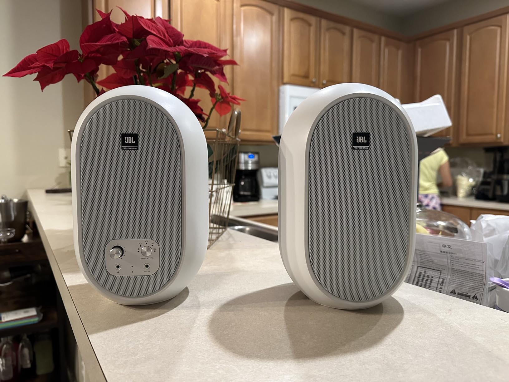 JBL Professional 1 Series 104-BT Compact Desktop Reference Monitors with Bluetooth, White, Sold as Pair, 4.5-inch Speaker customer photo 2