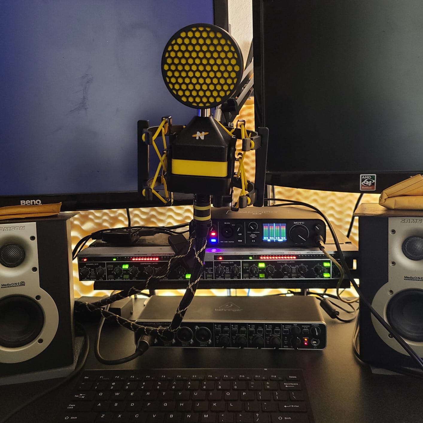Motu M4 4x4 USB-C Audio Interface customer photo 2