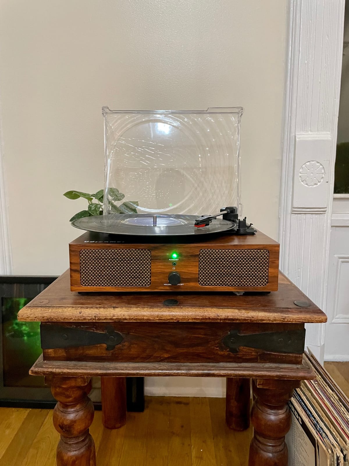 Vinyl Record Player Wireless Turntable with Built-in Speakers and USB Belt-Driven Vintage Phonograph Record Player 3 Speed for Entertainment and Home Decoration customer photo 1