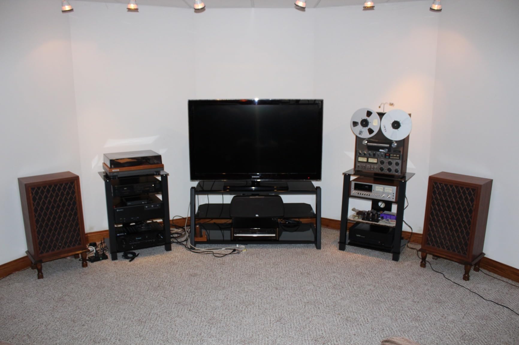 FITUEYES 4-Tier AV Media Cabinet Stand with Multiple Height Options, Black customer photo 2