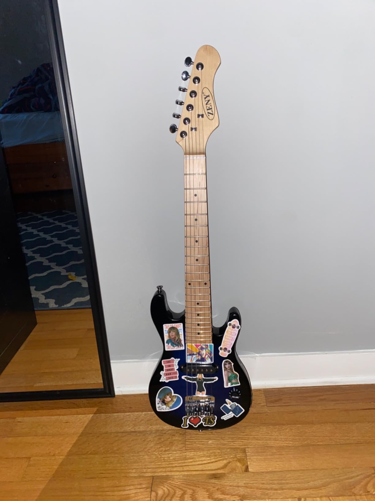 ZENY 30 inch Kids Electric Guitar with 5w Amp, Gig Bag, Strap, Cable, Strings and Picks Guitar Combo Accessory Kit (Black) customer photo 2