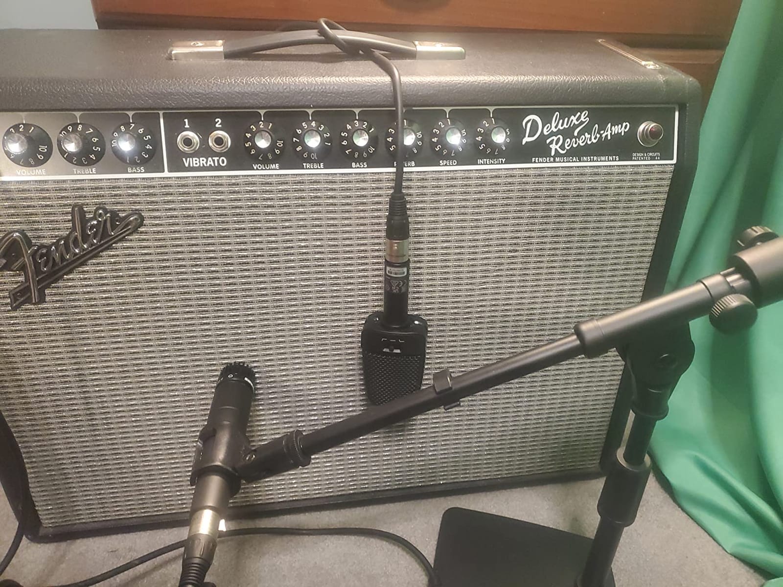 Behringer B 906 Dynamic Microphone for Instrument and Vocal Applications customer photo 2