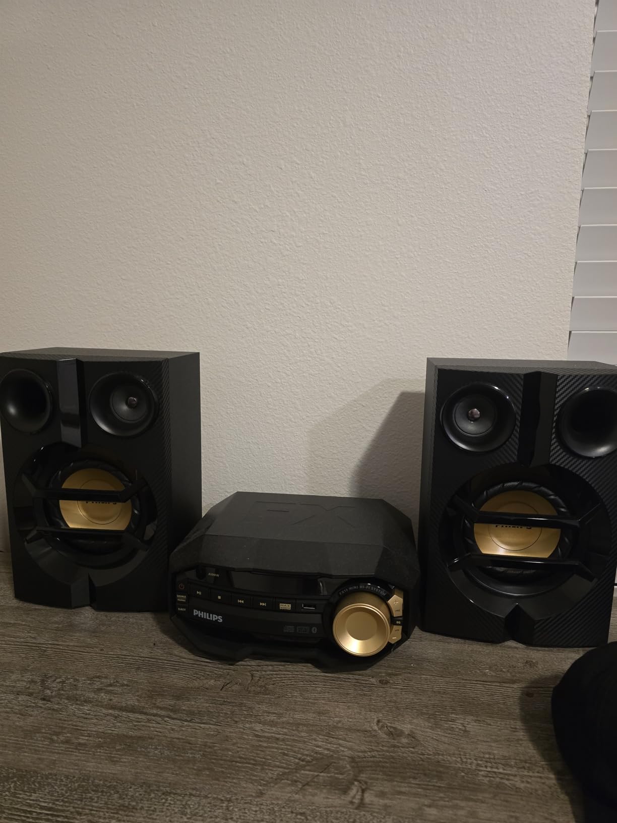 PHILIPS FX10 Bluetooth Stereo System for Home with CD Player , MP3, USB, FM Radio, Bass Reflex Speaker, 230 W, Remote Control Included customer photo 1