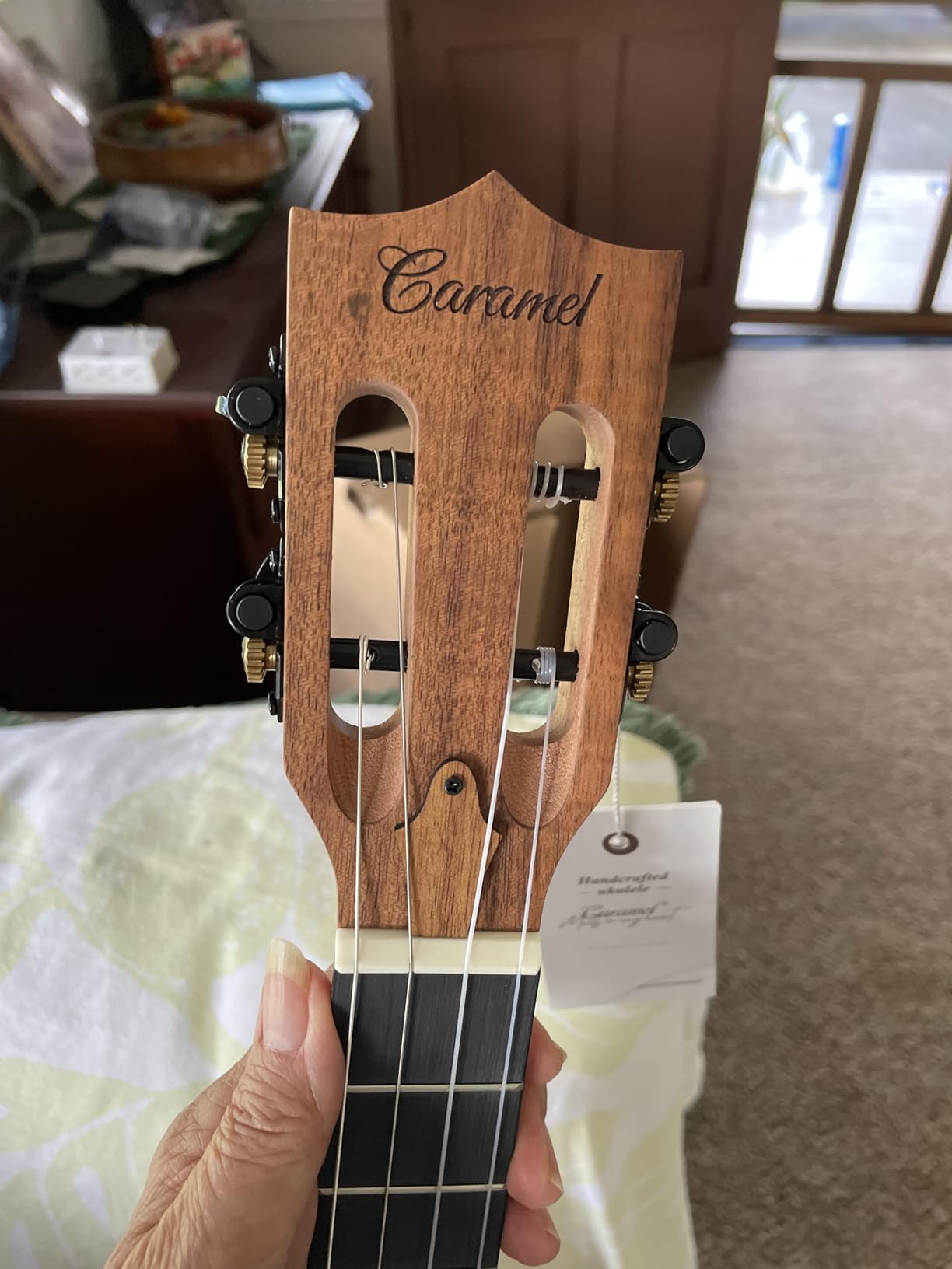 Caramel CB207 Acacia Baritone Acoustic Electric Ukulele with Truss Rod customer photo 2