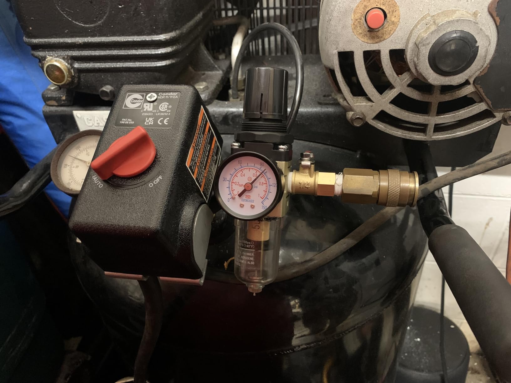 Hromee 1/4 Inch Air Compressor Filter Regulator Combo, Water Oil Separator with Pressure Gauge, Manual Drain, Ball Valve and Bracket AW2000-02 customer photo 1