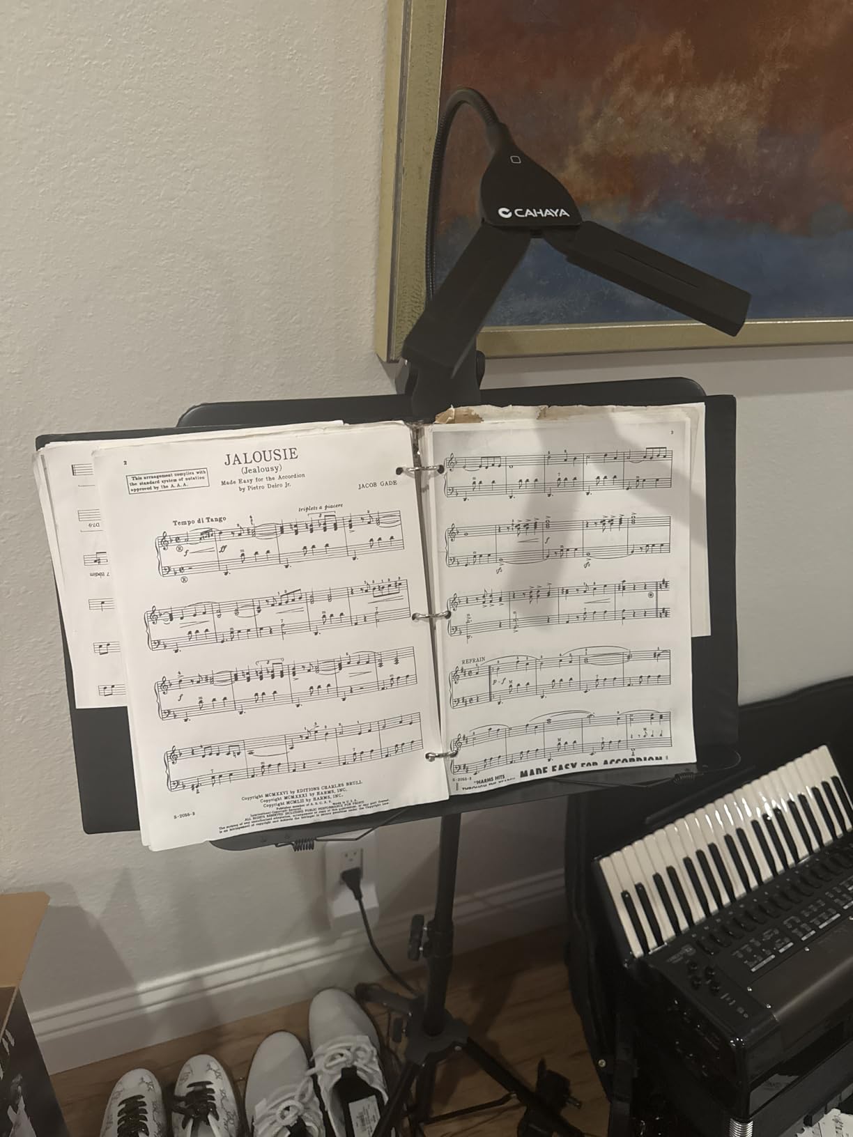 CAHAYA Sheet Music Stand Adjustable Height Portable with Carry Bag Metal customer photo 1