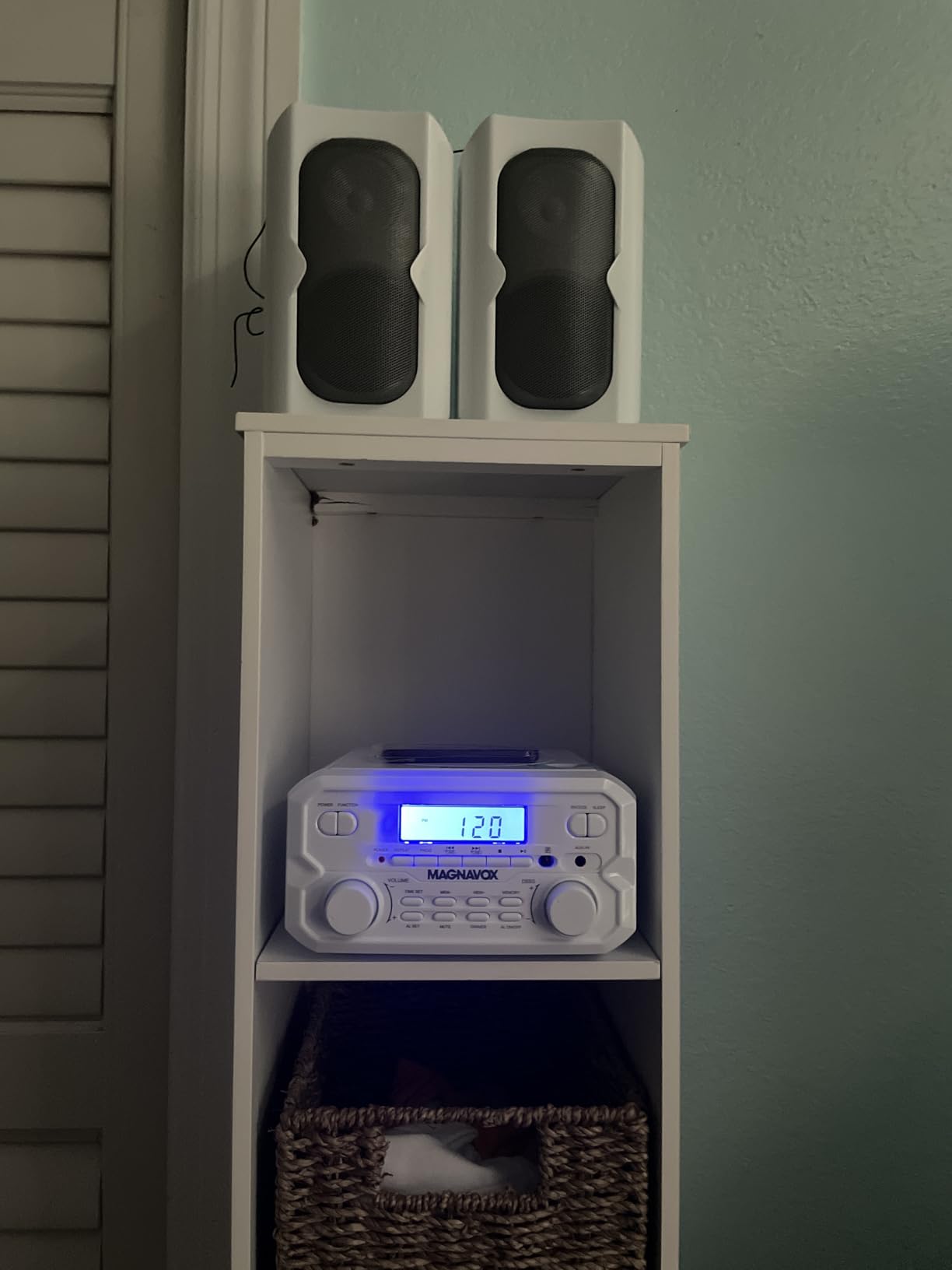 Magnavox 3-Piece Compact CD Shelf System with Digital FM Stereo Radio, Bluetooth Wireless Technology, and Remote Control in White | LCD Display | AUX Port Compatible customer photo 1