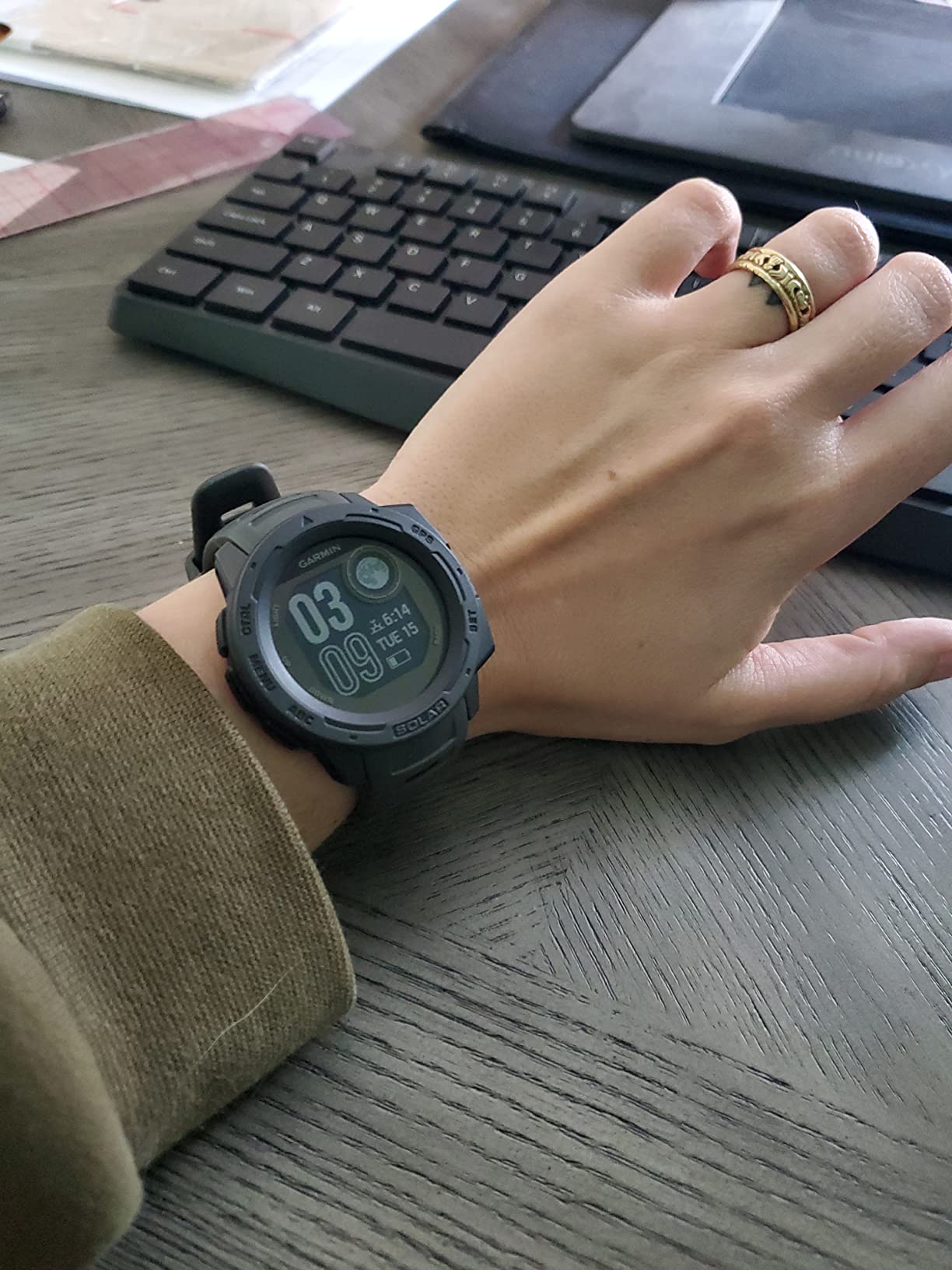 Garmin 010-02293-10 Instinct Solar, Rugged Outdoor Smartwatch with Solar Charging Capabilities, Built-in Sports Apps and Health Monitoring, Graphite customer photo 2