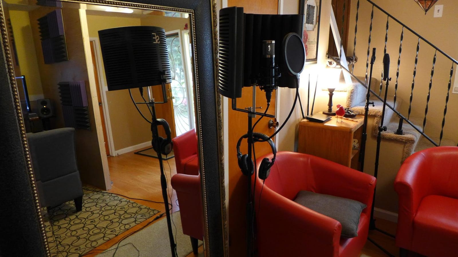 SE ELECTRONICS RF-X Reflexion Filter - Portable Microphone Isolation Shield for Recording Music, Podcasts & Voice-Overs - Four-Layer Acoustic Sound Shield for Home Recording Studio Equipment (Red) customer photo 2