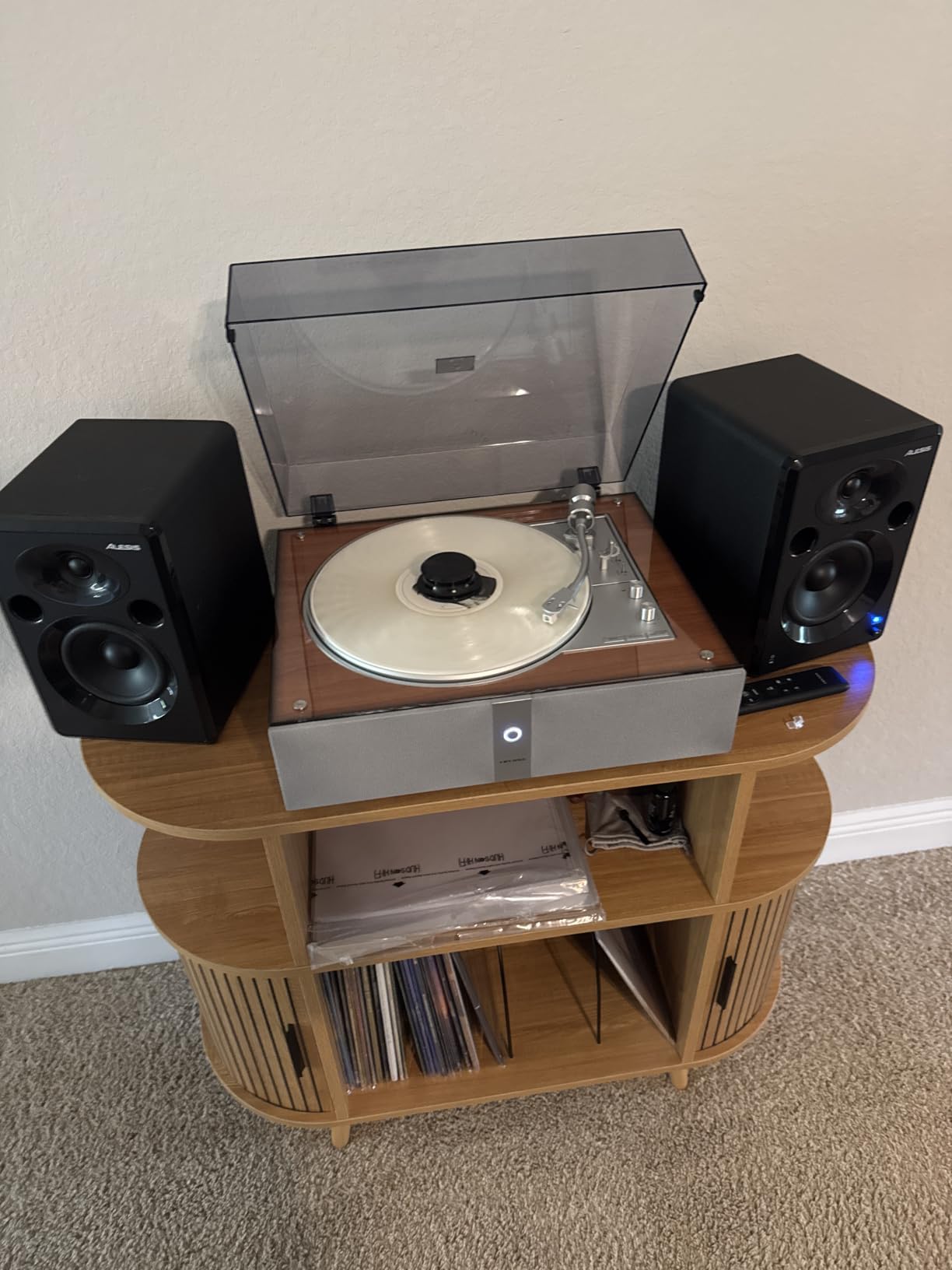 1 BY ONE Fully Automatic Record Player, All-in-One Vinyl Turntable | Automatic Repeat Function, Remote Control, Built in Speakers& DSP, Phono Preamp, AT-3600L Cartridge, Belt Drive 2-Speeds customer photo 1