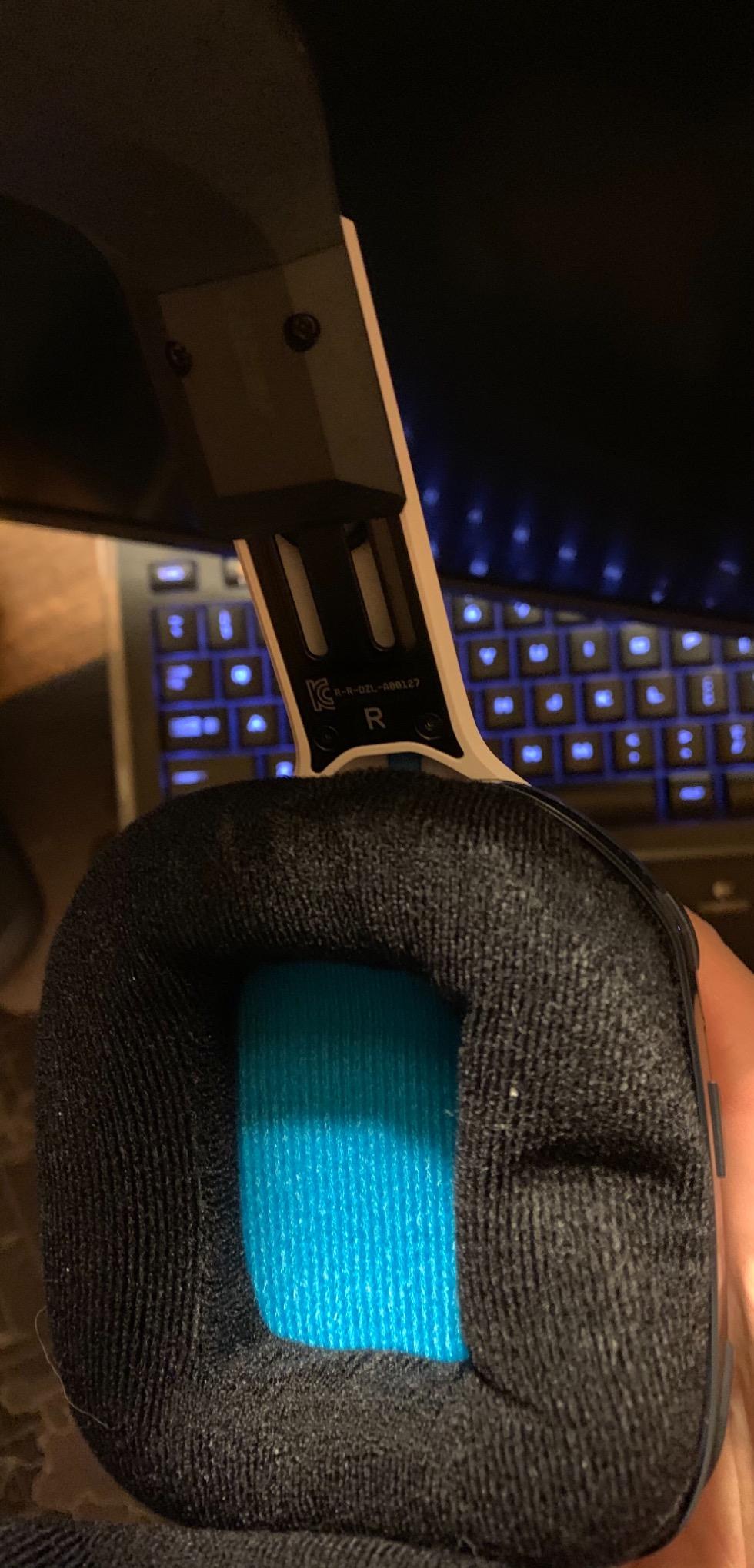 ASTRO Gaming Logitech G A20 Gen 2 Wireless Headset PlayStation - White/Blue customer photo 2