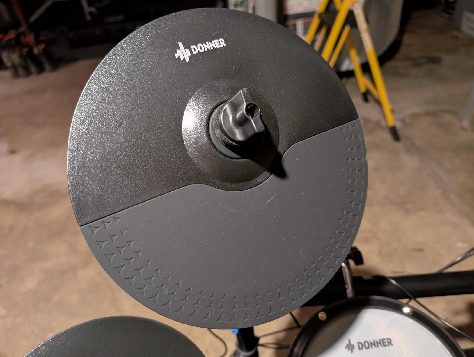 Donner DED-200 Electric Drum Sets with Quiet Mesh Drum Pads, 2 Cymbals w/Choke, 31 Kits and 450+ Sounds, Throne, Headphones, Sticks, USB MIDI, Melodics Lessons (5 Pads, 3 Cymbals) customer photo 2