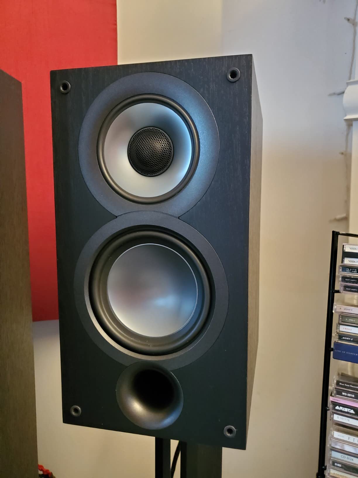 ELAC Uni-Fi 2.0 UB52 Bookshelf Speakers (Pair), Black (UB52-BK) customer photo 1