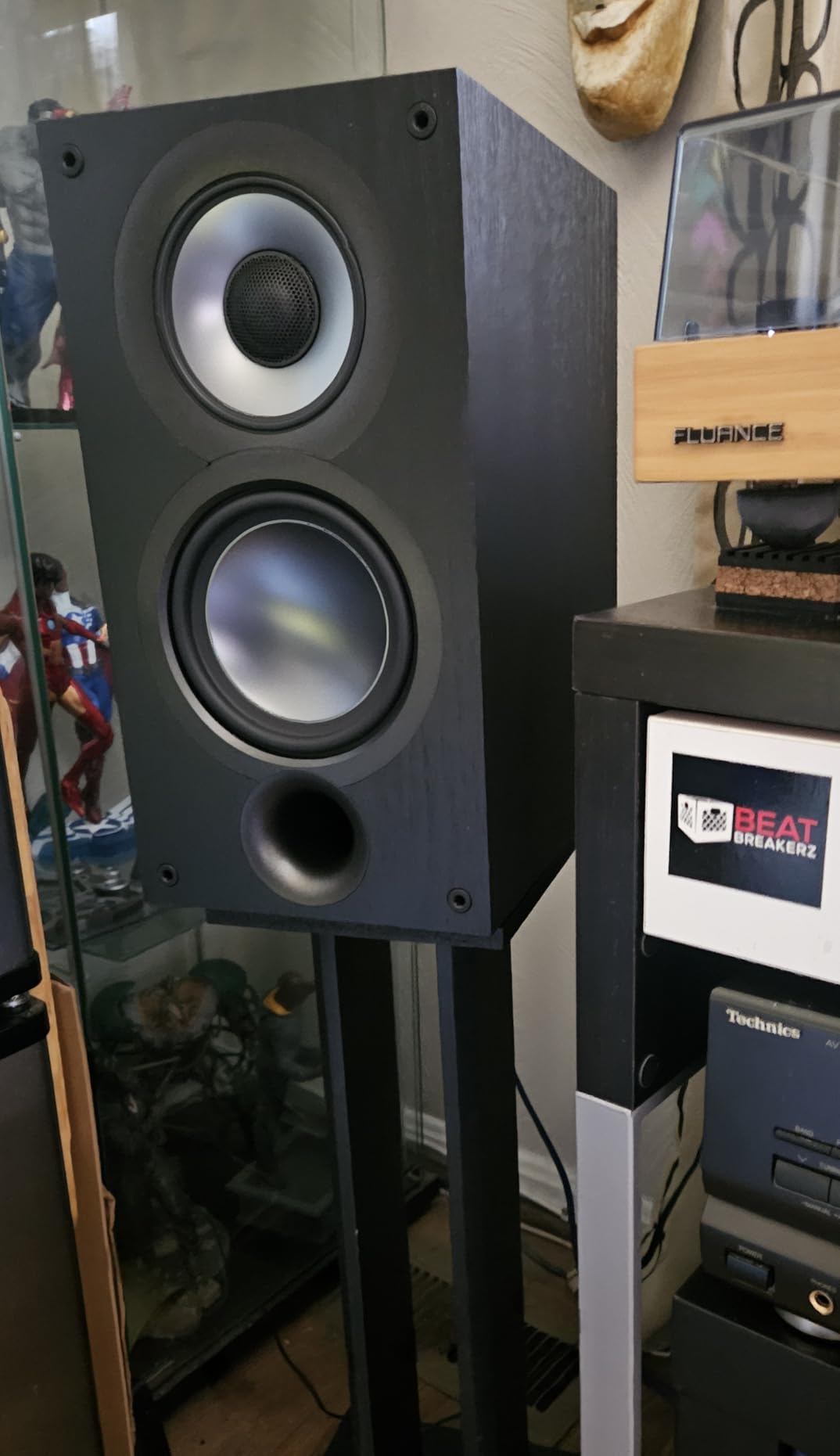 ELAC Uni-Fi 2.0 UB52 Bookshelf Speakers (Pair), Black (UB52-BK) customer photo 2