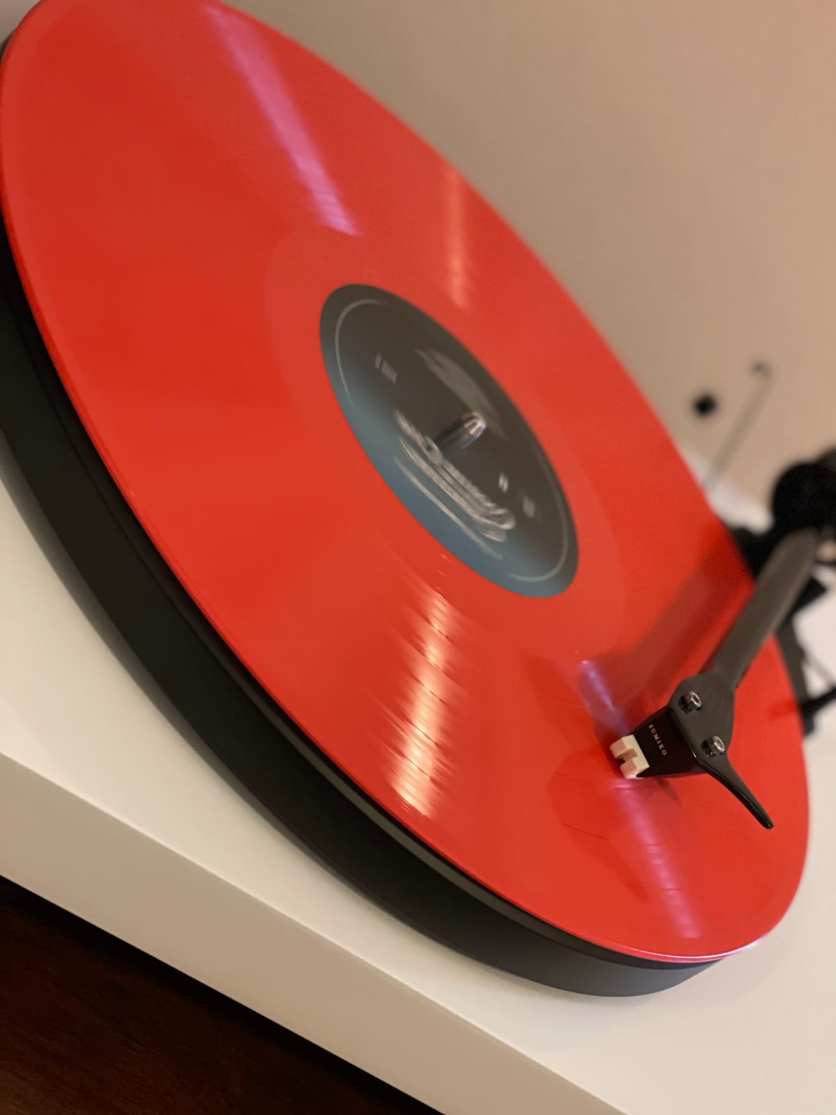 Pro-Ject Debut Carbon EVO Turntable with Sumiko Rainier Cartridge (Walnut) customer photo 1