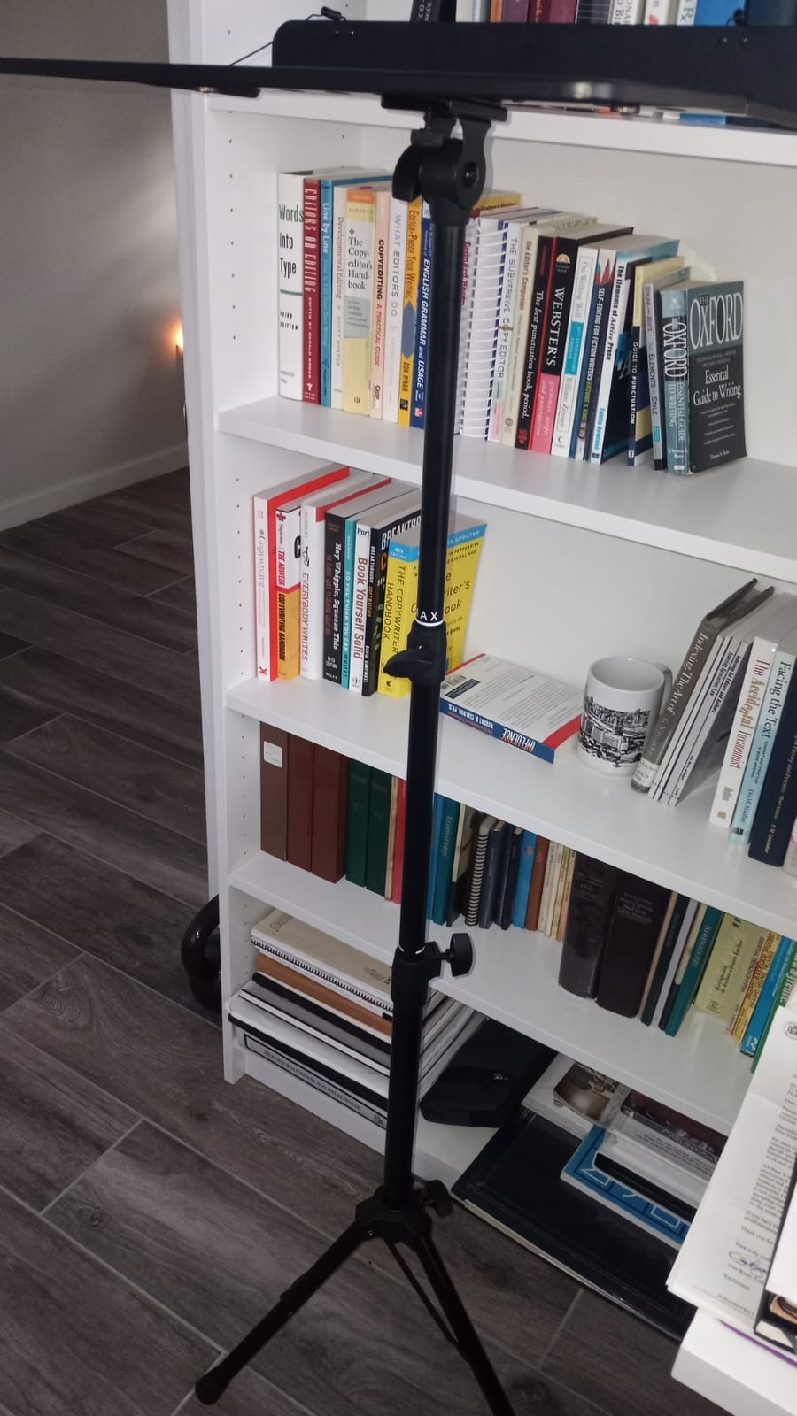 Vekkia Metal Professional Portable Perforated Sheet Music Stand customer photo 1
