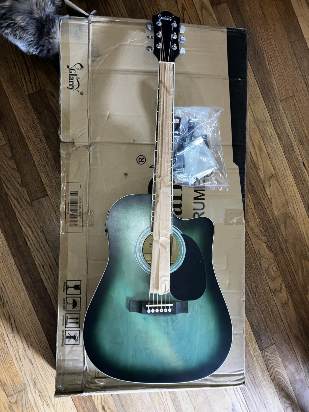 Joymusic 38 inch sunburst beginner acoustic guitar kit,bundle with a strap with picks holder,digital tuner, set strings, capo,cleaning cloth,6 picks,gig bag.(JG-38C,3TS) customer photo 2
