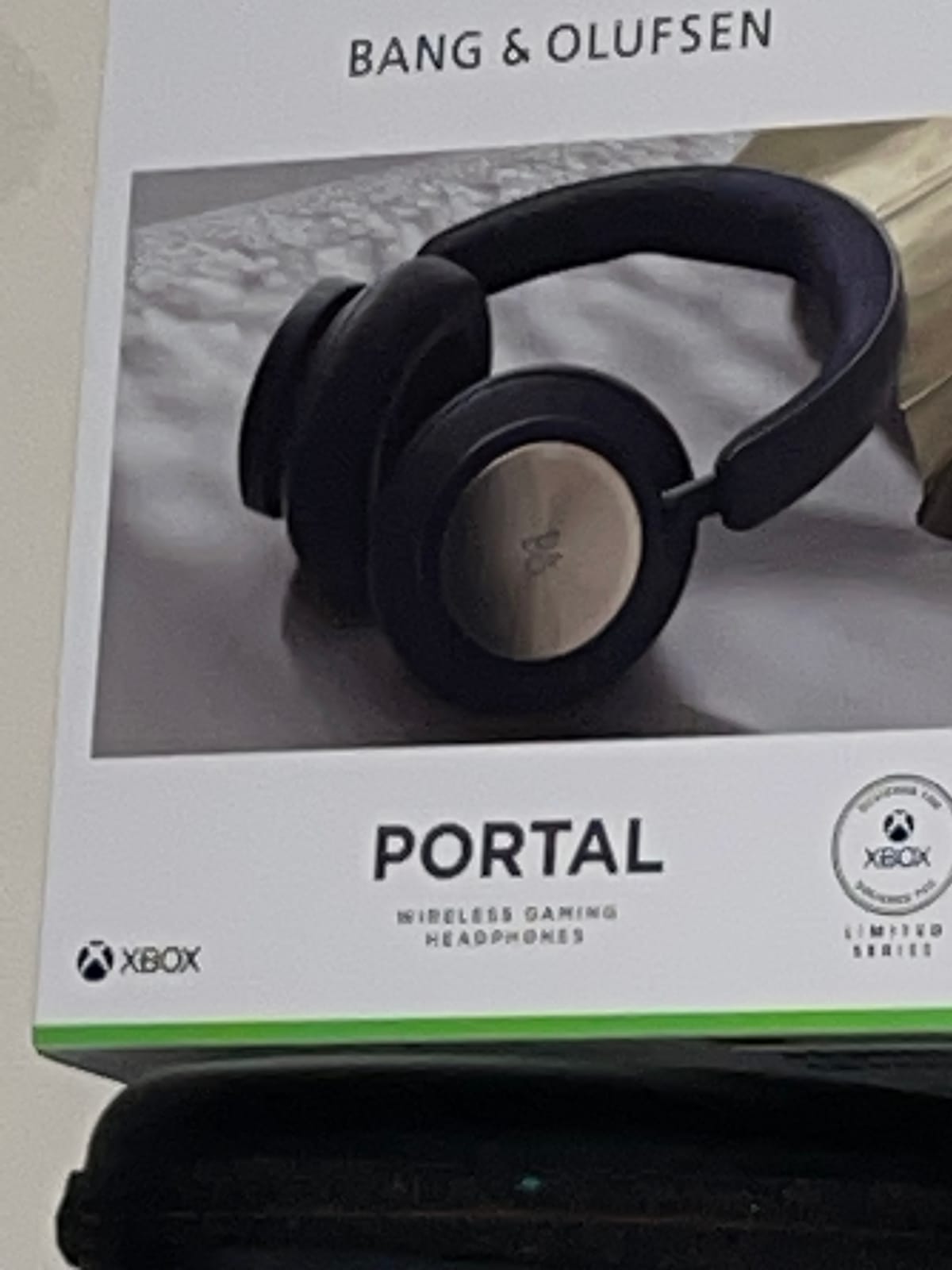 Bang & Olufsen Beoplay Portal - Comfortable Wireless Noise Cancelling Gaming Headphones for Xbox Series X|S, Xbox One customer photo 1