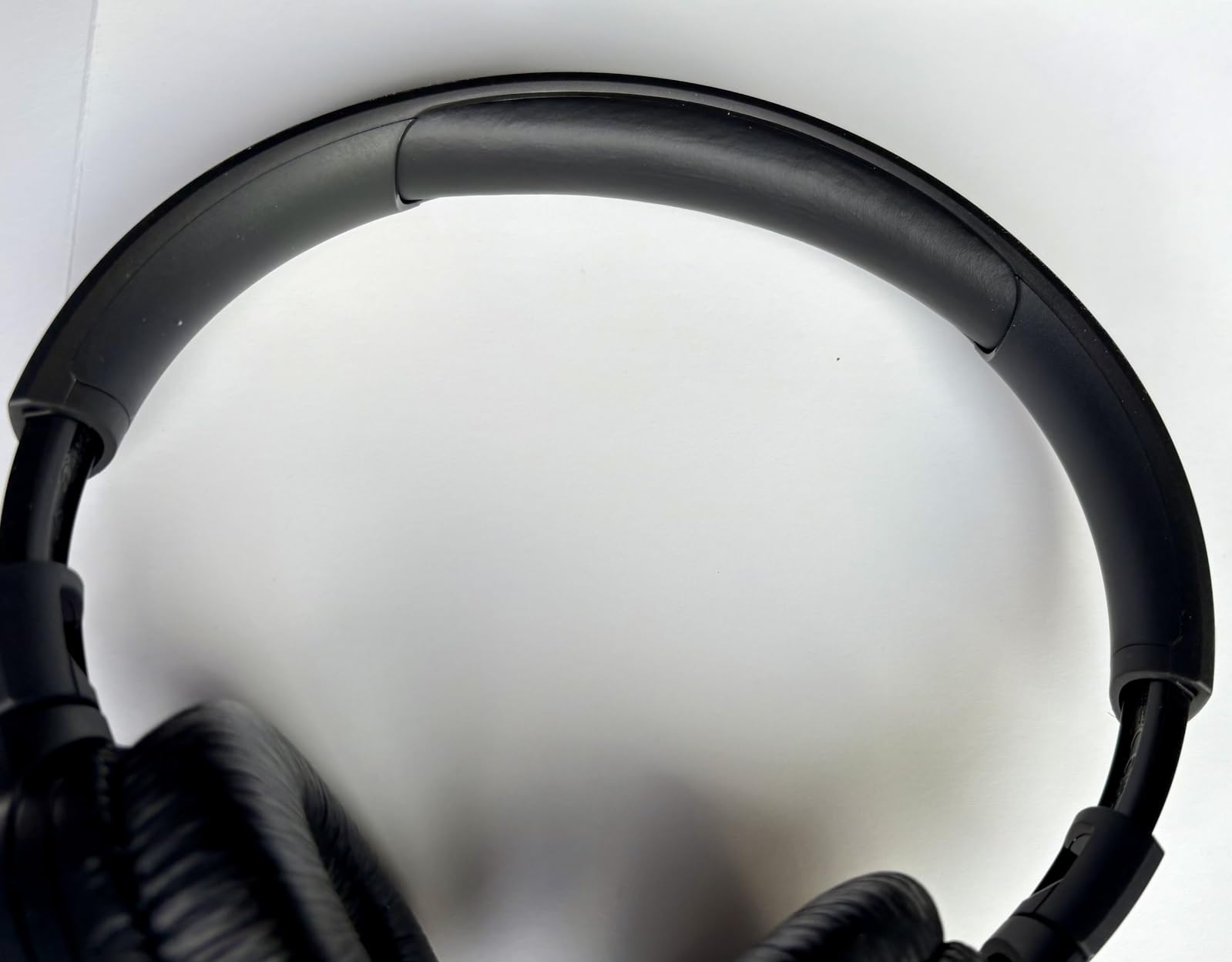 JBL Tune 510BT - Bluetooth headphones with up to 40 hours battery, microphone for call, foldable and comfortable, Android and iOs compatible (White) customer photo 2