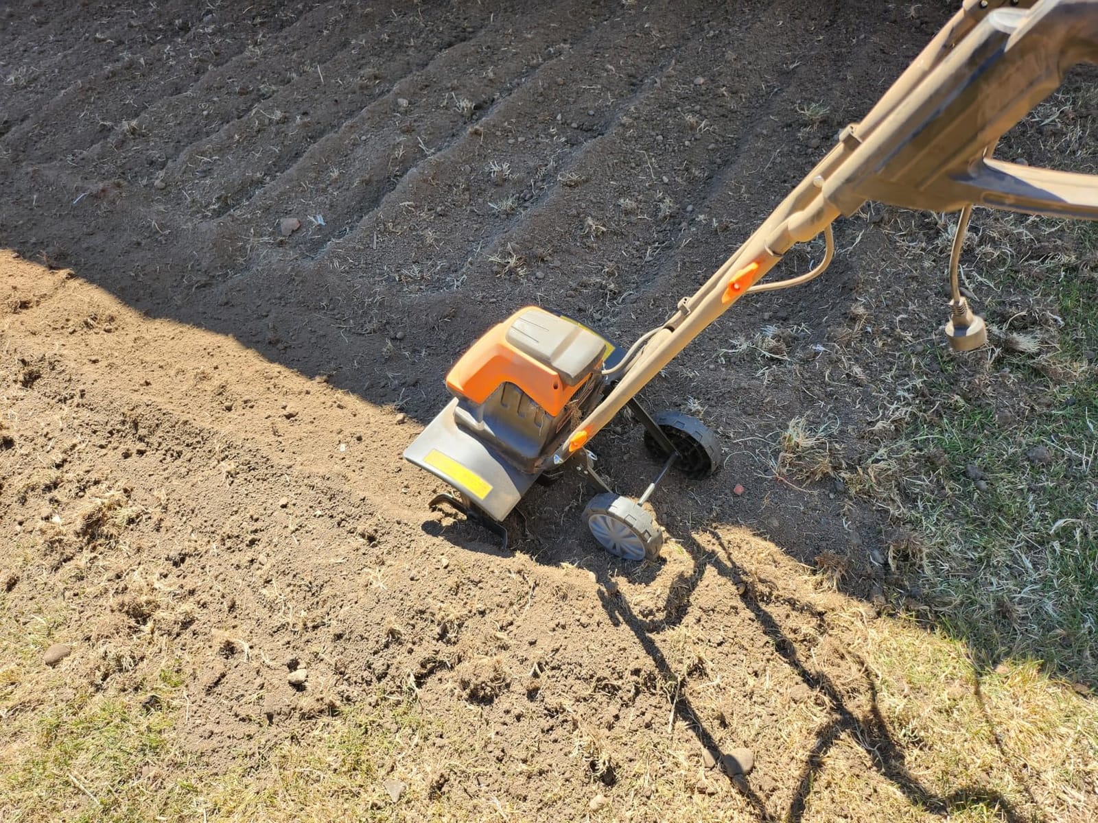 LawnMaster 13.5 Amp 18” Electric Tiller – TE1318M customer photo 2