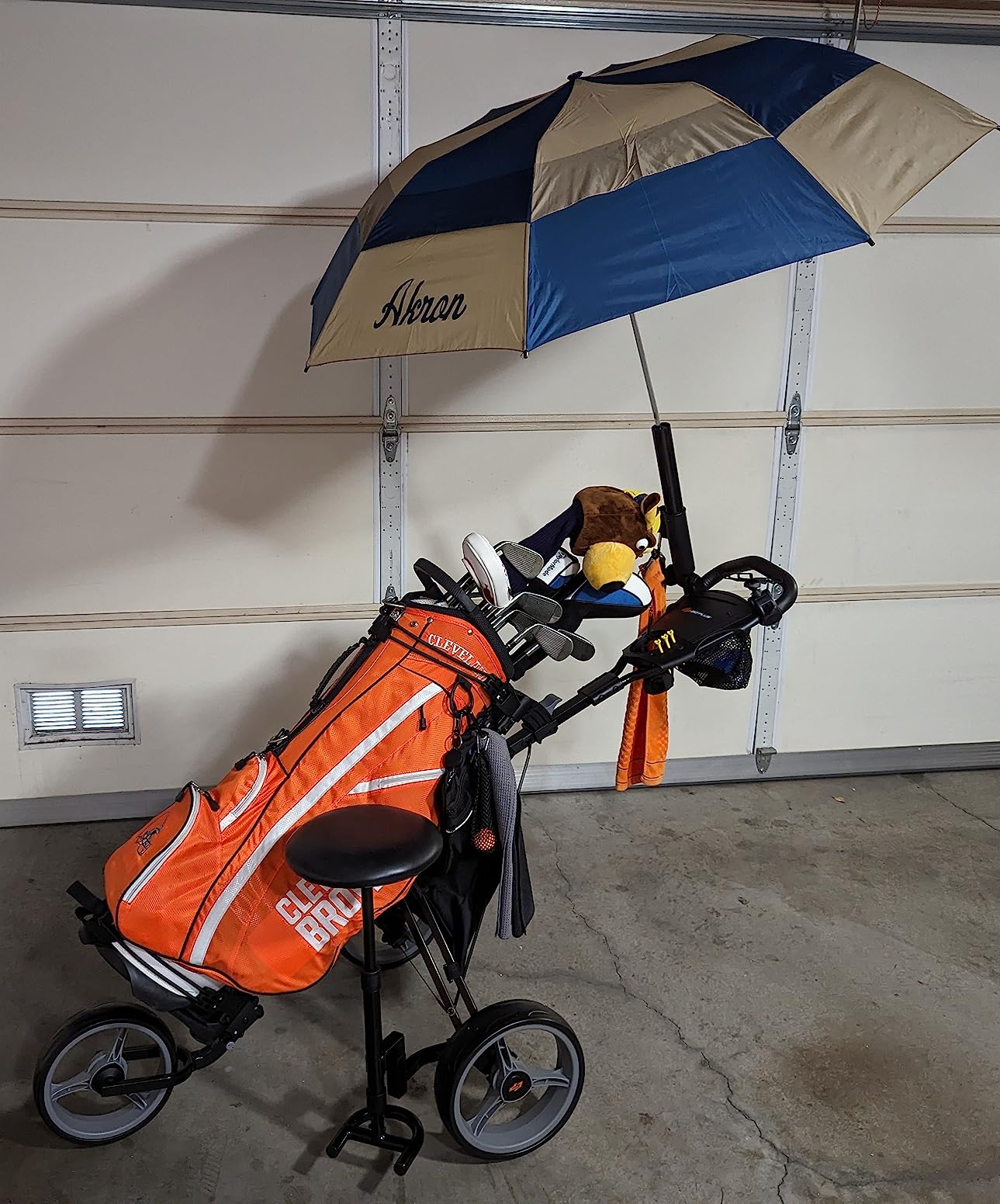 Tangkula Golf Push Pull Cart with Seat, Lightweight Foldable Collapsible 3 Wheels Push Cart, Golf Trolley with Foot Brake, Adjustable Umbrella Holder & Seat, 4 Height Position Handle customer photo 1