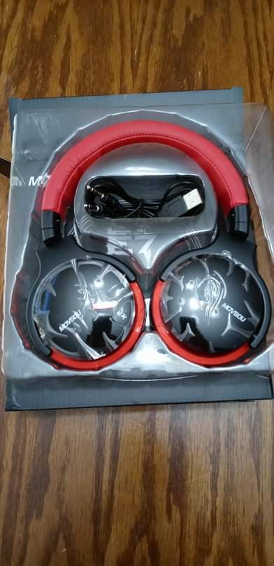 MOVSSOU Million Sold Classic E7 Active Noise Cancelling Headphones customer photo 1