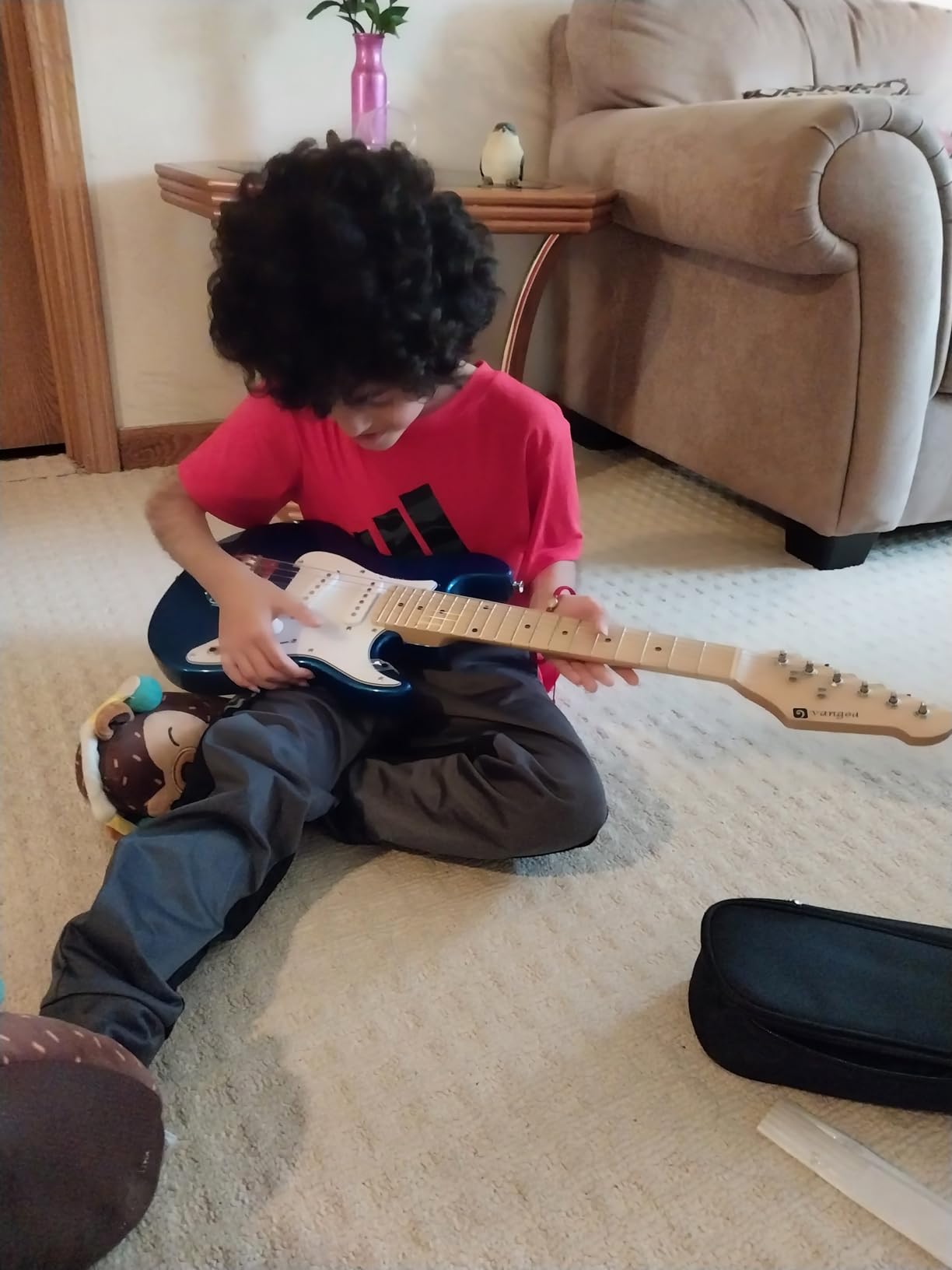 Vangoa 30 Inch Kids Electric Guitar Starter Kit with Amp - Blue customer photo 2