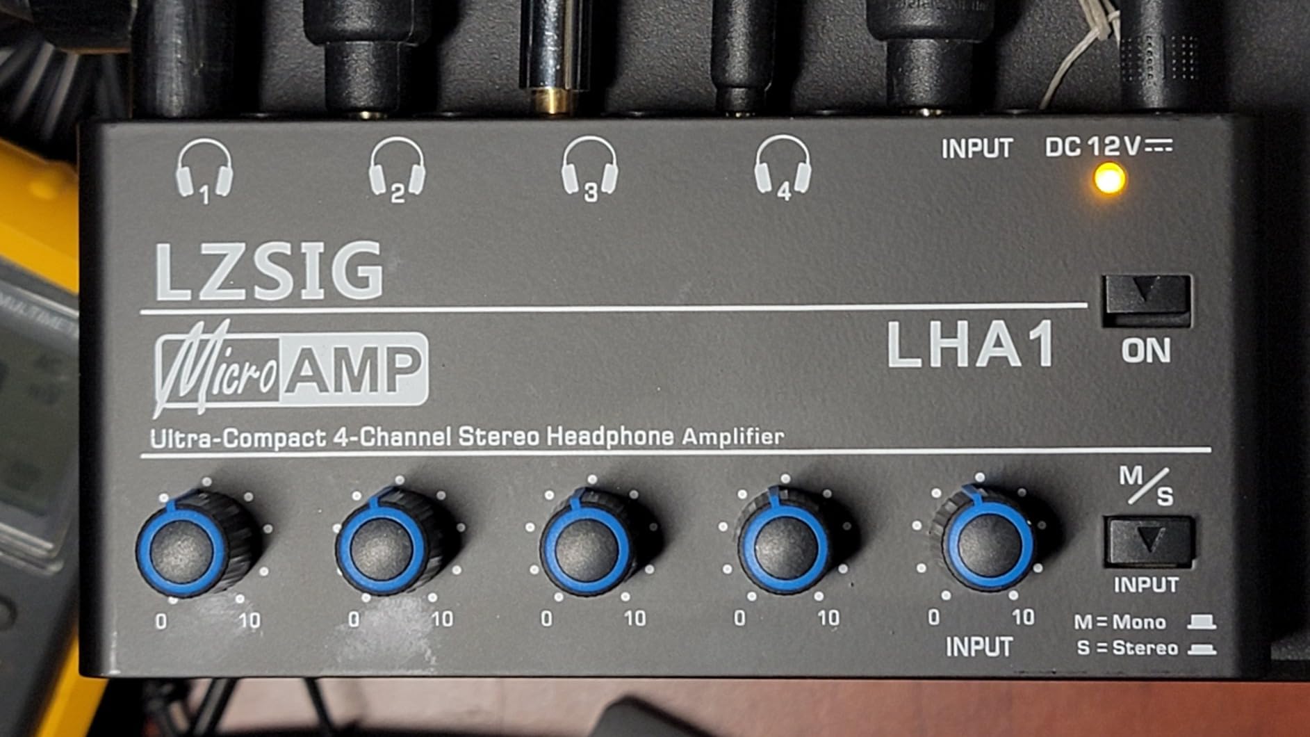 LZSIG Headphone Amplifier with Bass Boost, 4 Channel, 1 IN 4 OUT, DC 12V customer photo 1