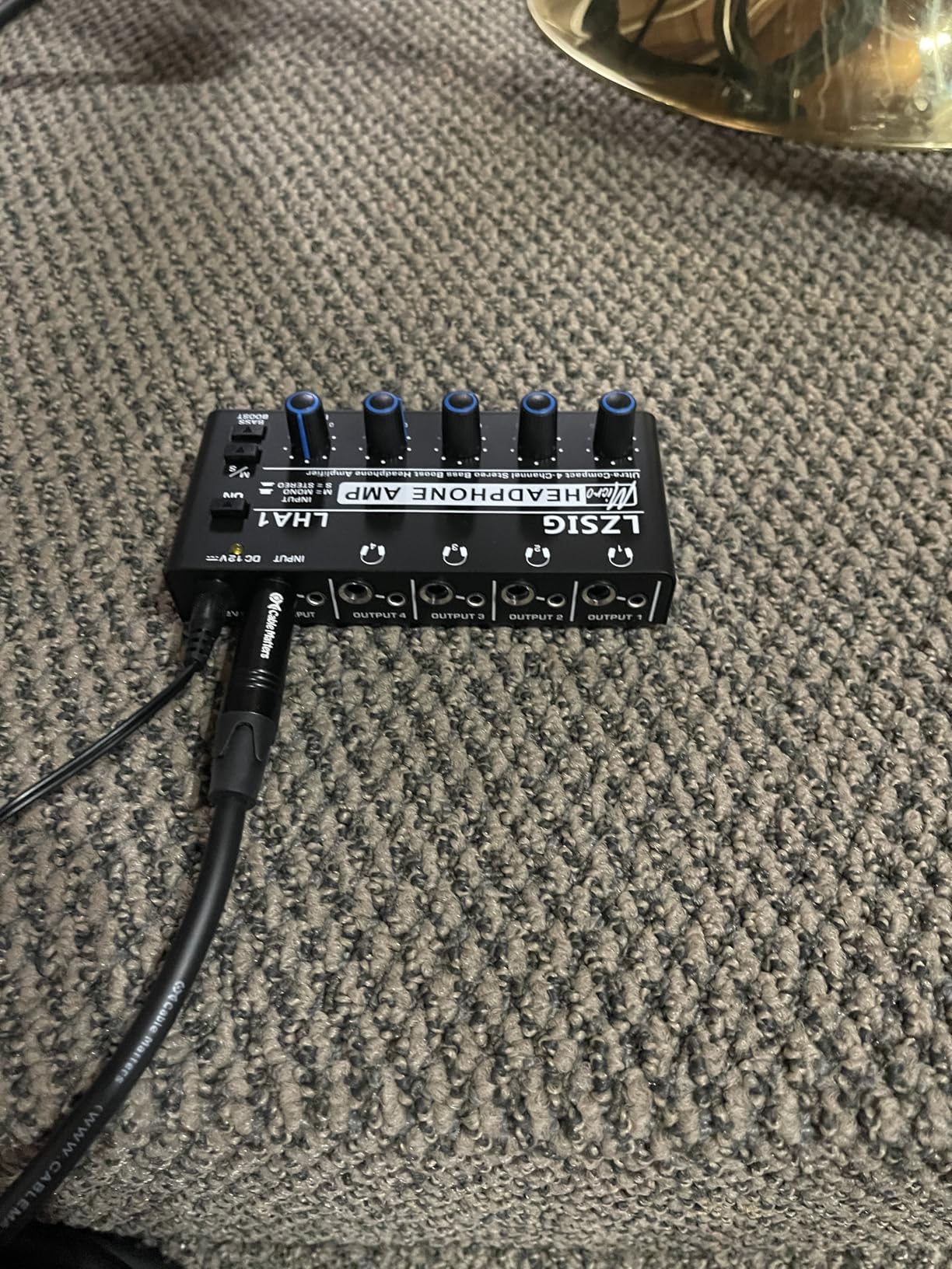 LZSIG Headphone Amplifier with Bass Boost, 4 Channel, 1 IN 4 OUT, DC 12V customer photo 2