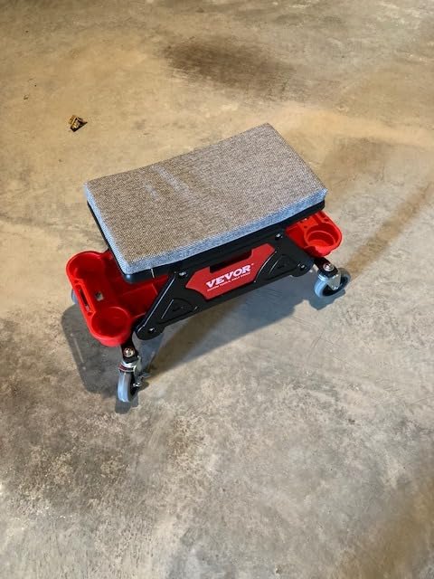 VEVOR Mechanic Stool 300 LBS Capacity Garage Stool Gift for Men, Heavy Duty Rolling Mechanics Seat, with Three Slide Out Tool Trays and Drawer, Tools for Automotive Auto Repair customer photo 1