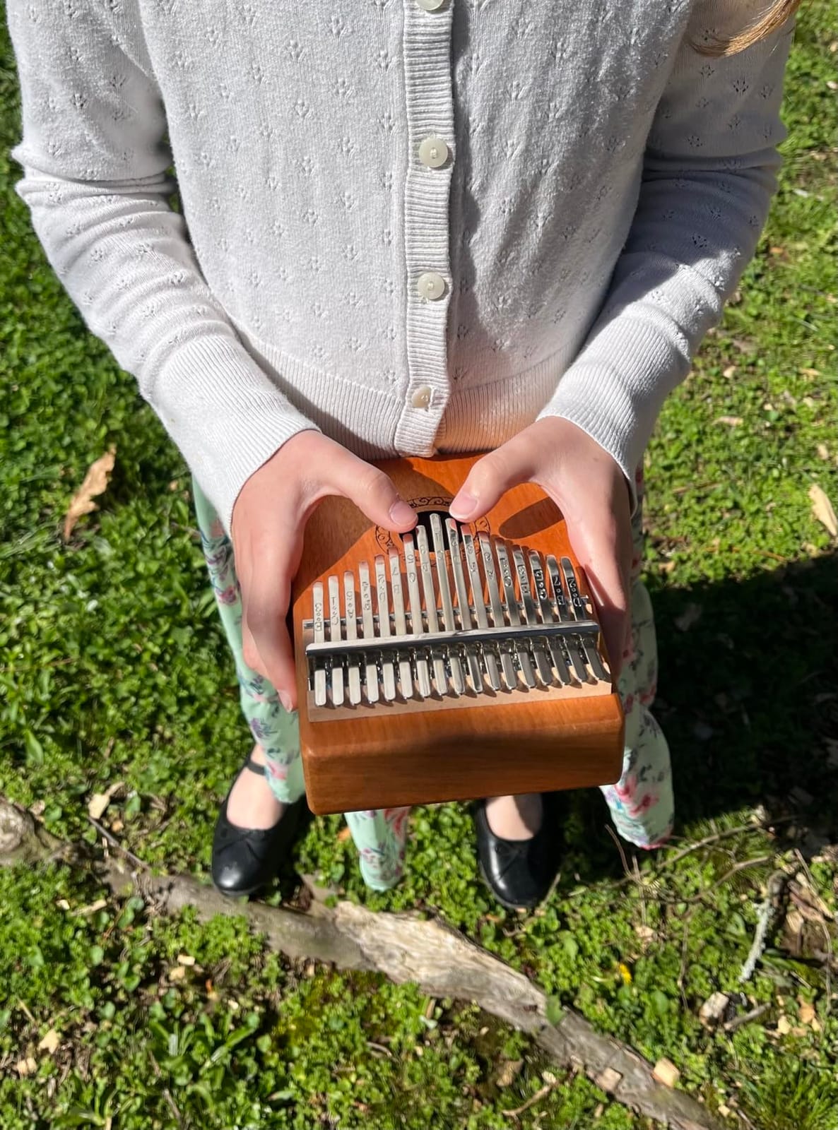 Kalimba Thumb Piano, YUNDIE Portable 17 Keys Mbira Finger Piano with Tune Hammer and Instruction,Musical Instruments Birthday Gift for Adult Beginners Professional(Brown) customer photo 1