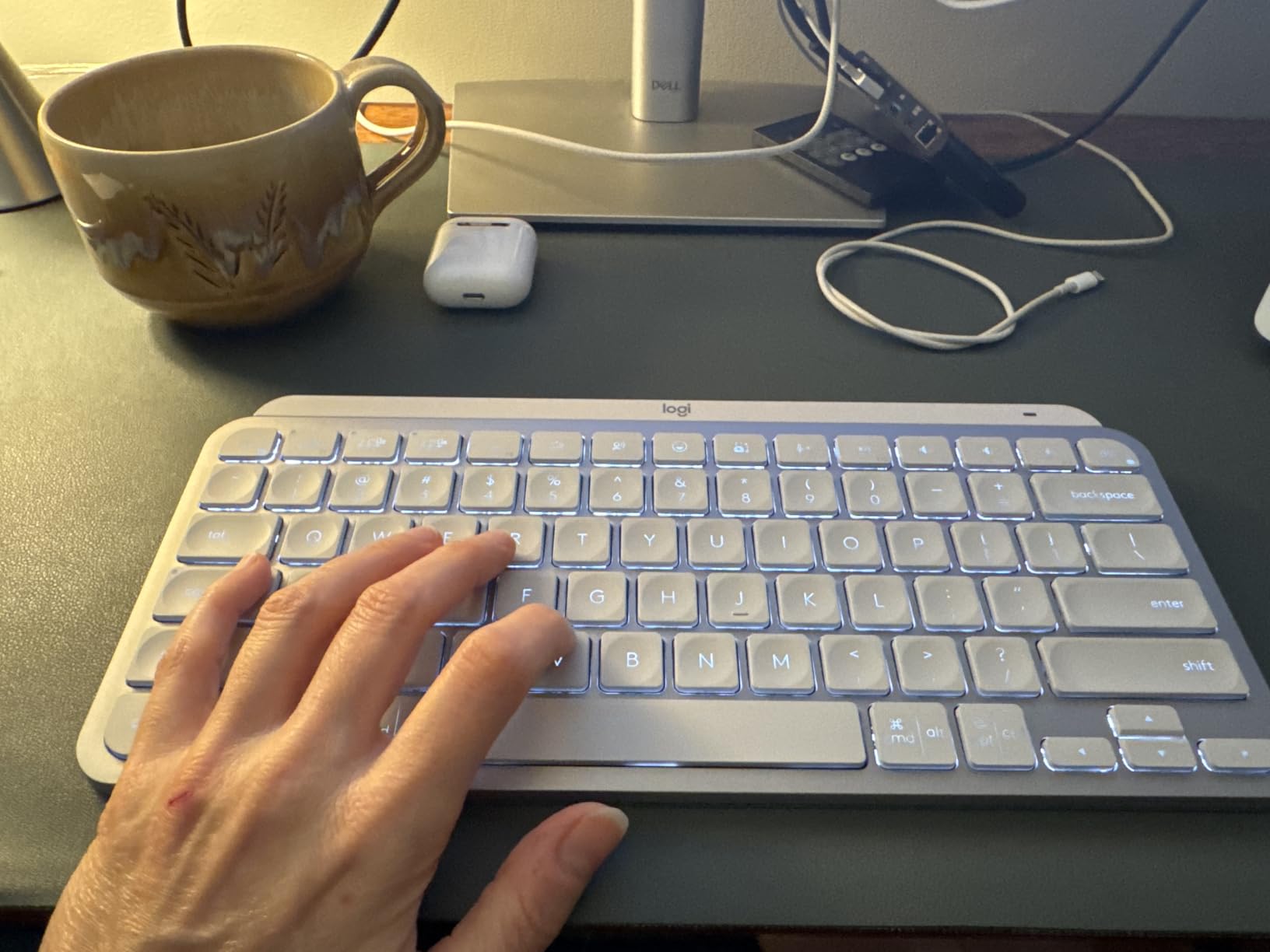 Logitech MX Keys Mini Minimalist Wireless Illuminated Keyboard - Graphite customer photo 1