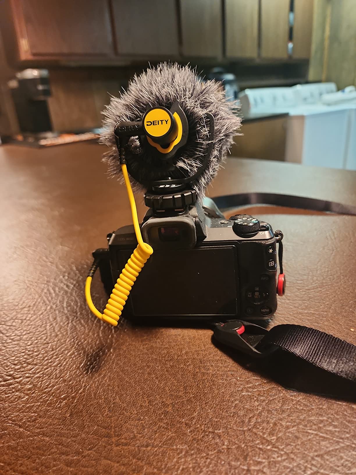 Deity V-Mic D4 Mini Supercardioid On-Camera Mic for DSLR & Vlog customer photo 2